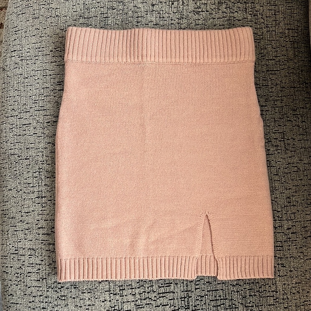 Matching Knit Skirt Set - Picture 2 of 6